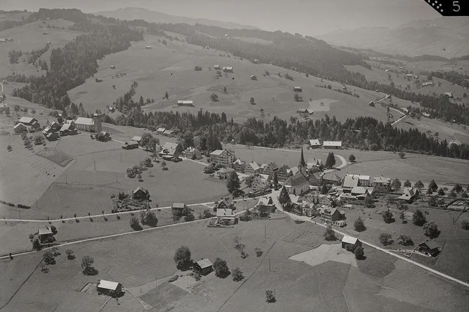 Aerial photo of the village of Hemberg in St. Gallen, venue of the first meditation week with spirit-teacher Lene